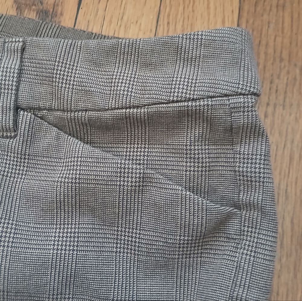 Old Navy - Women’s High Rise Pixie Skinny Secret Smooth Pockets Pants. Size 20 - Picture 5 of 8